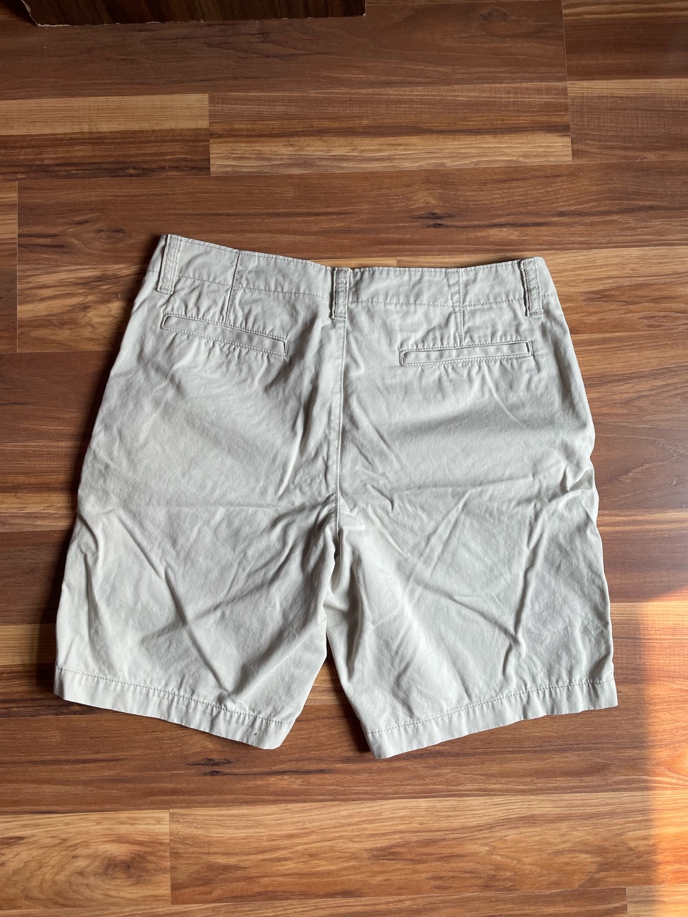 Old Navy Lived-In Straight Shorts Men's Size 36 Khaki Beige Casual Chino - Picture 4 of 4